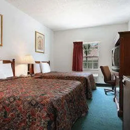 Travelodge By Wyndham Waukegan Gurnee