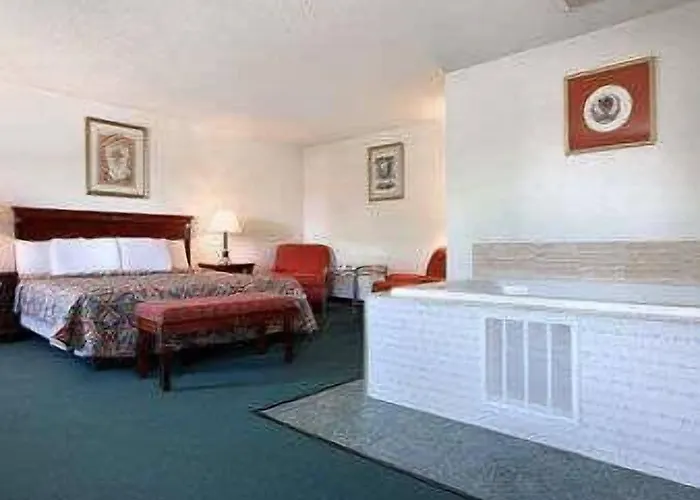 Travelodge By Wyndham Gurnee Hotel