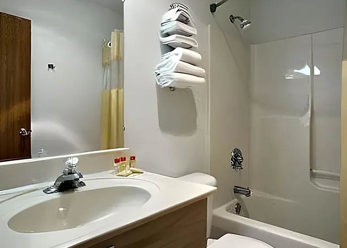 Hotel Travelodge By Wyndham Gurnee 2*