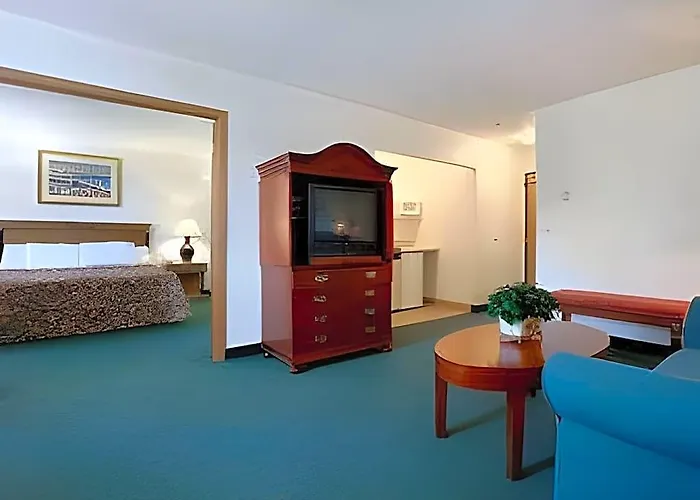 Travelodge By Wyndham Gurnee Hotel 2*